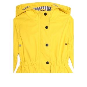 Raincoat Urban Republic Girls 3 T . New with tags .